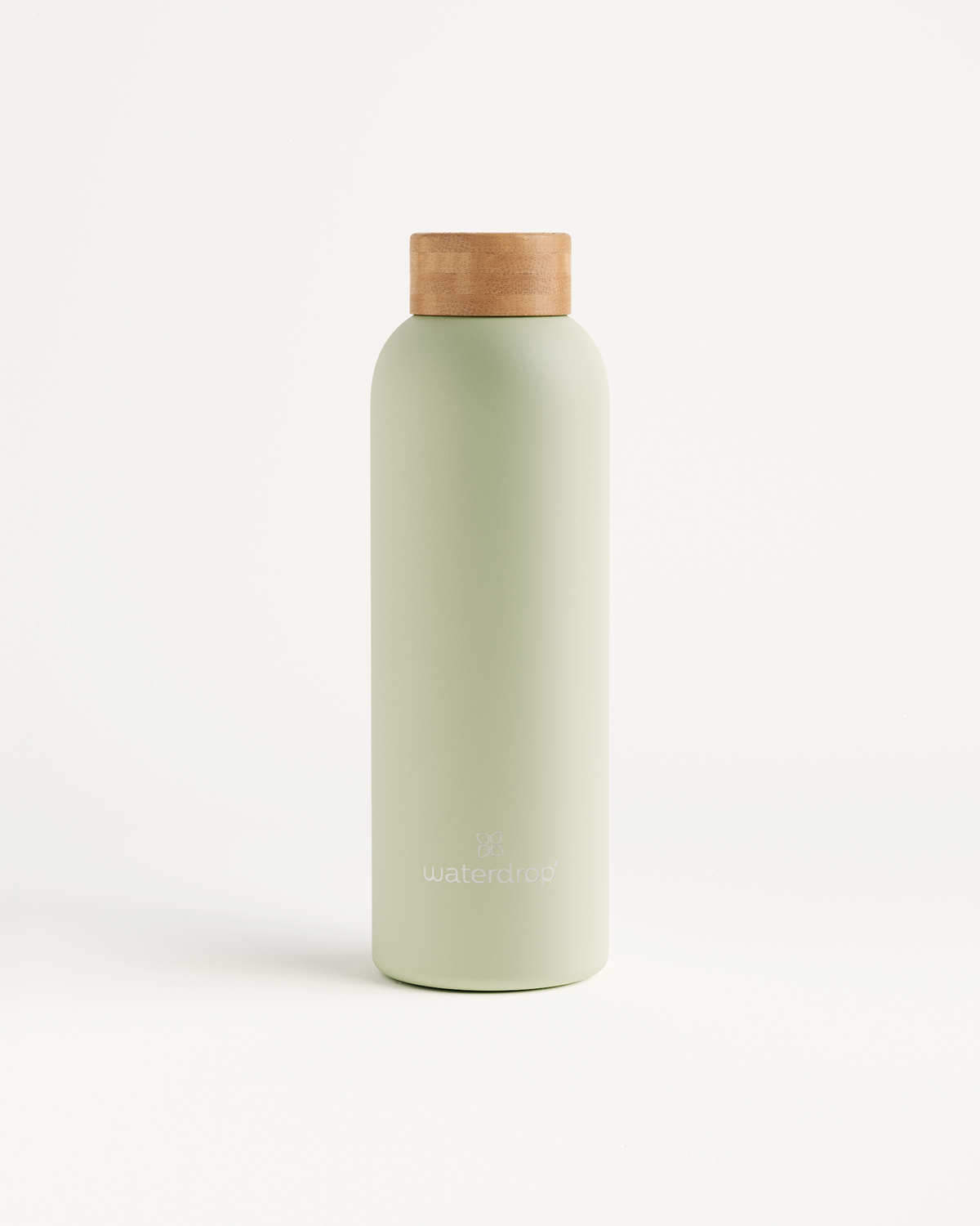 Botella de acero · Tapón de bambú
