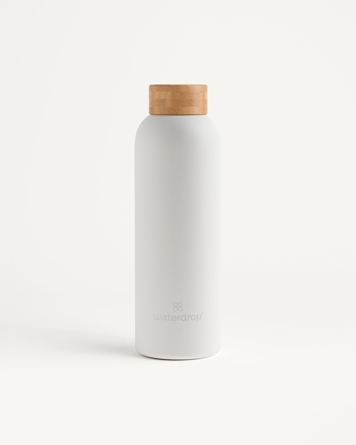 Botella de acero · Tapón de bambú